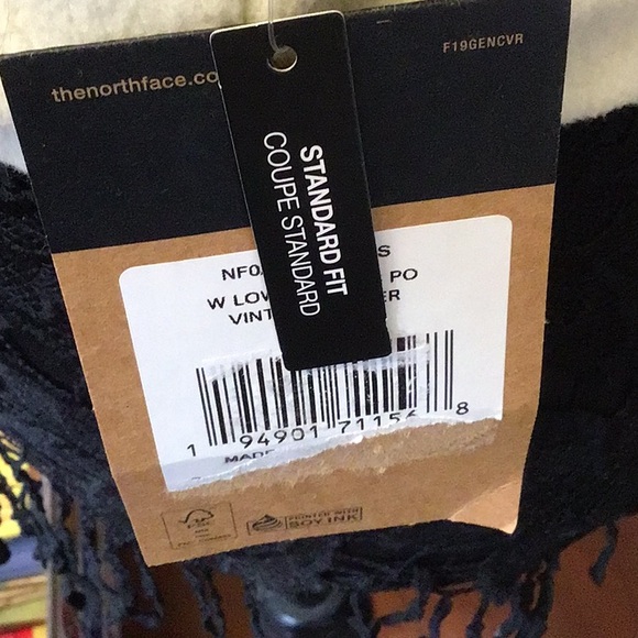 The North Face Pullover fleece 1/4 zip, pocket full length across, NEW w tags - Picture 2 of 10